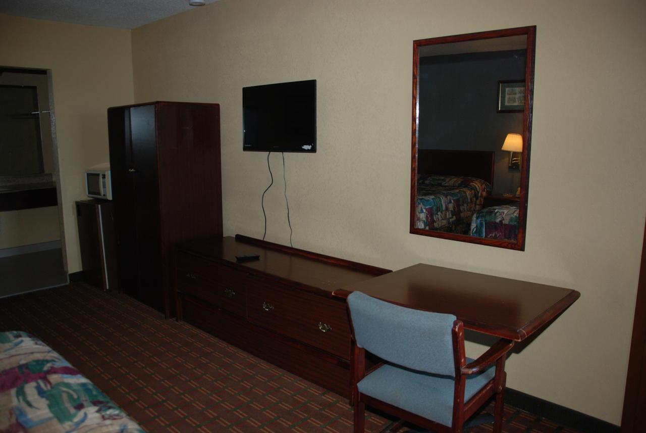 Mount Laurel Motel Hazleton Exterior foto